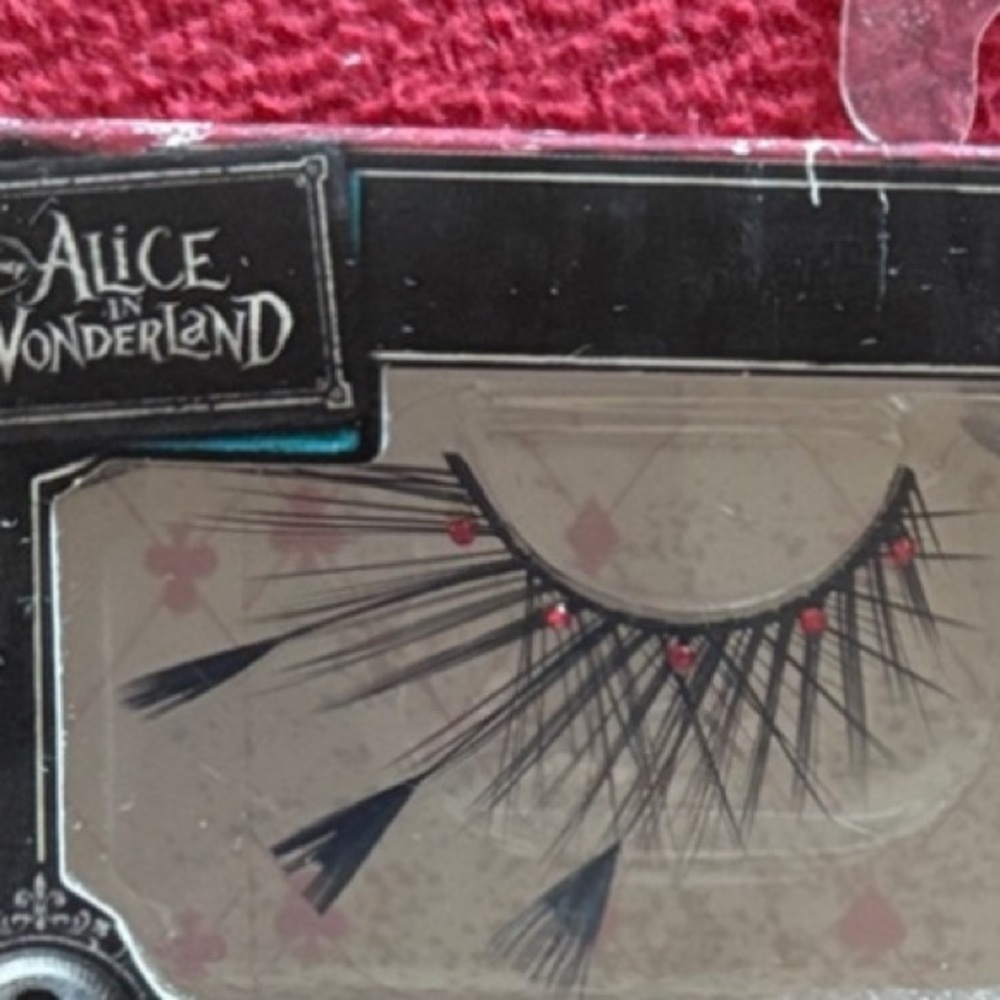 Alice in Wonderland Black and Red False Eyelashes
